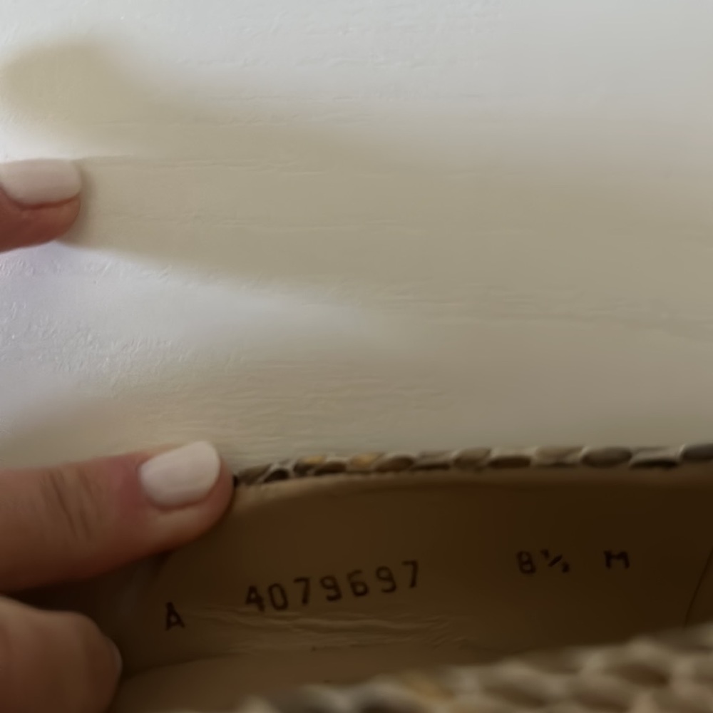 Stuart Weitzman Plainfield Pump - Worn Twice - image 3